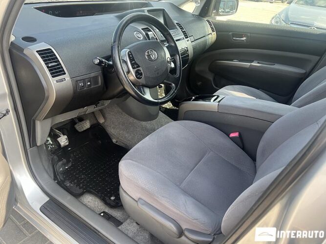 Toyota Prius 36 interauto-car