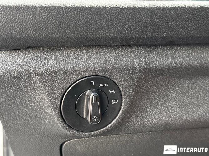 Volkswagen Jetta 38 interauto-car