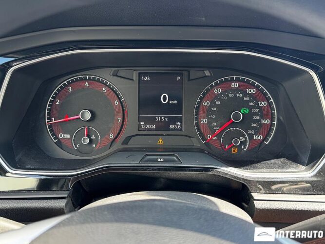 Volkswagen Jetta 34 interauto-car