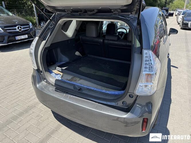 toyota Prius Plus / V 2013