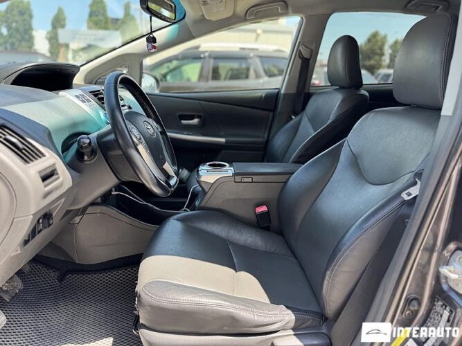 toyota Prius Plus / V 2013