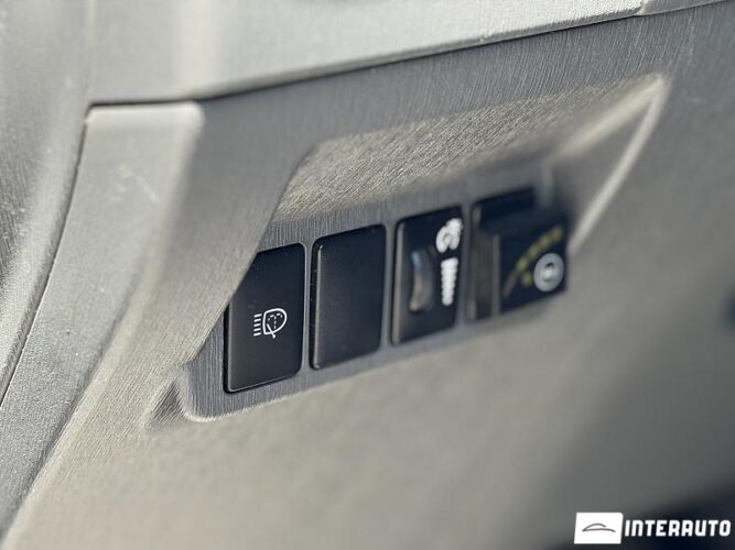 toyota Prius Plus / V 2013
