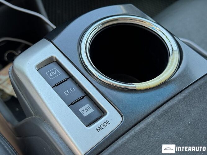 toyota Prius Plus / V 2013