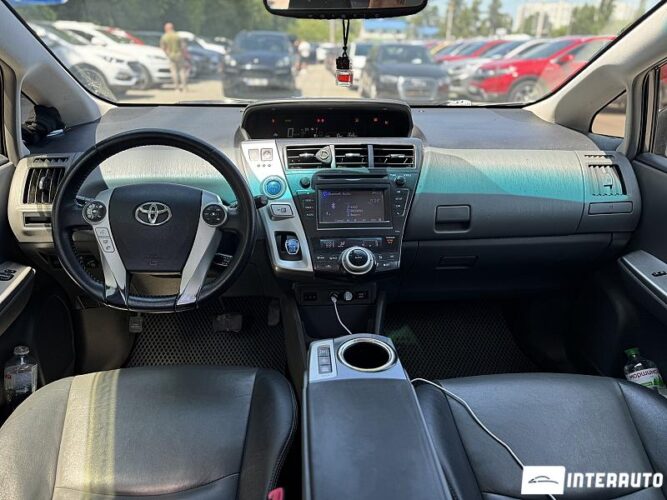 toyota Prius Plus / V 2013