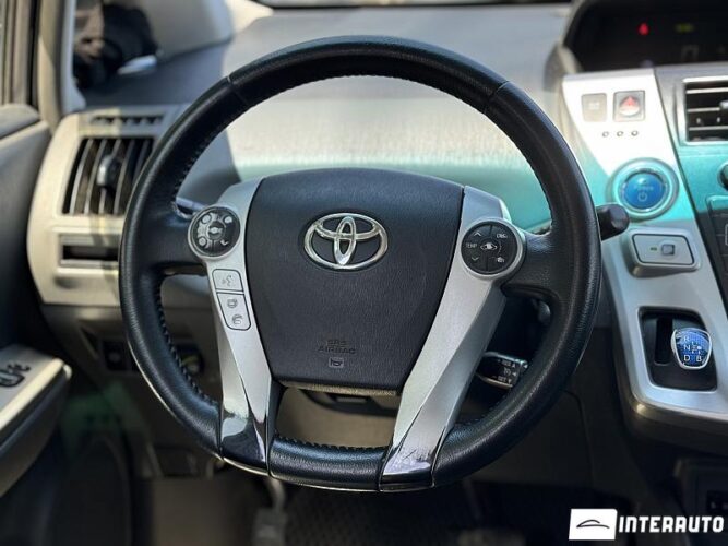 toyota Prius Plus / V 2013
