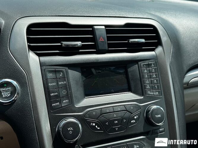 Ford Fusion 38 interauto-car