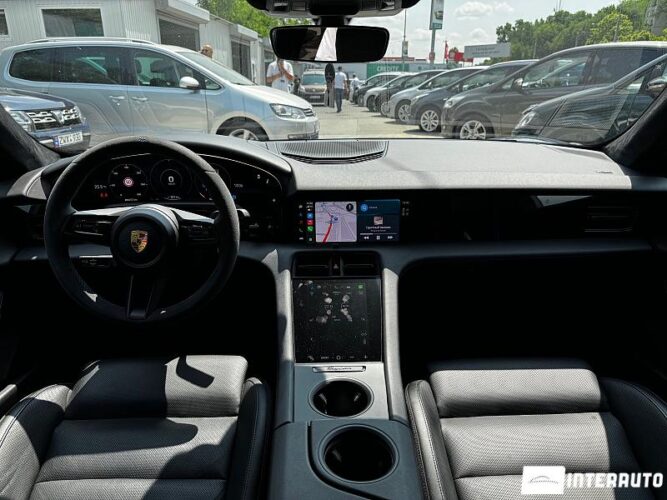 Porsche Taycan 39 interauto-car