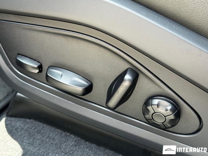 Porsche Taycan 47 interauto-car