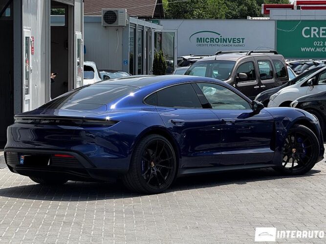 Porsche Taycan 35 interauto-car