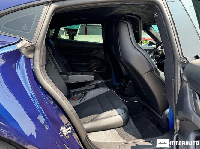 Porsche Taycan 51 interauto-car