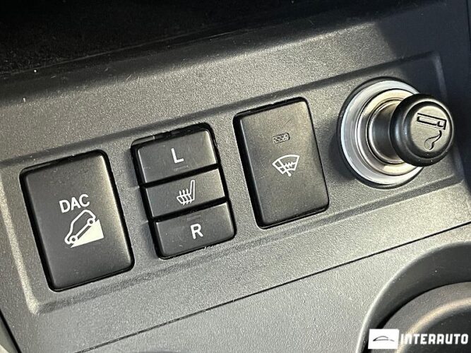 Toyota Rav-4 41 interauto-car