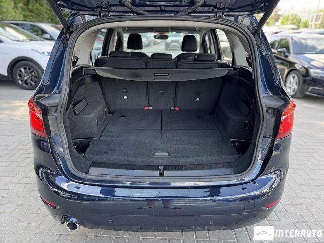 BMW 216d 36 interauto-car