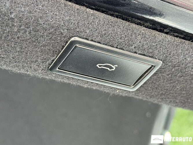 Skoda Superb 38 interauto-car