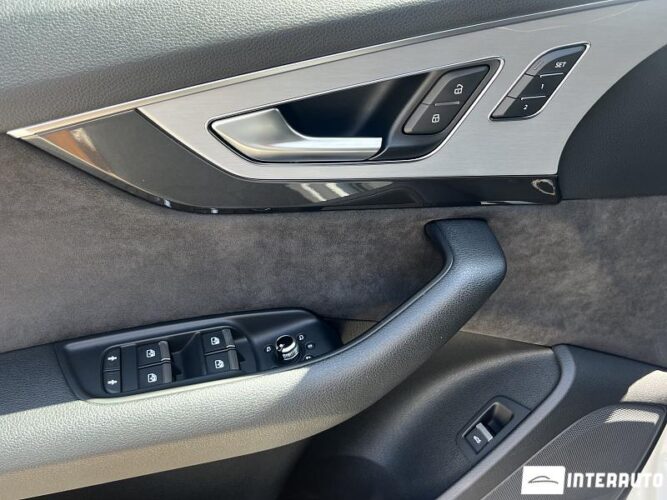 Audi Q7 50 interauto-car