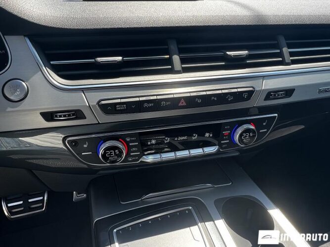 Audi Q7 45 interauto-car