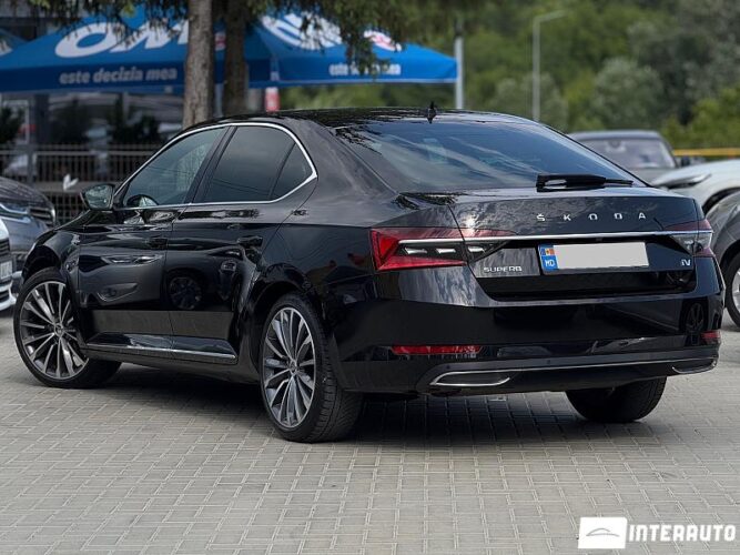 Skoda Superb 42 interauto-car