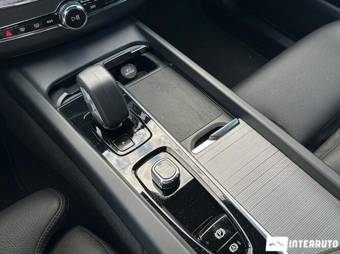 Volvo XC 60 43 interauto-car