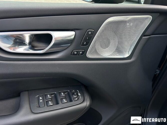 Volvo XC 60 36 interauto-car