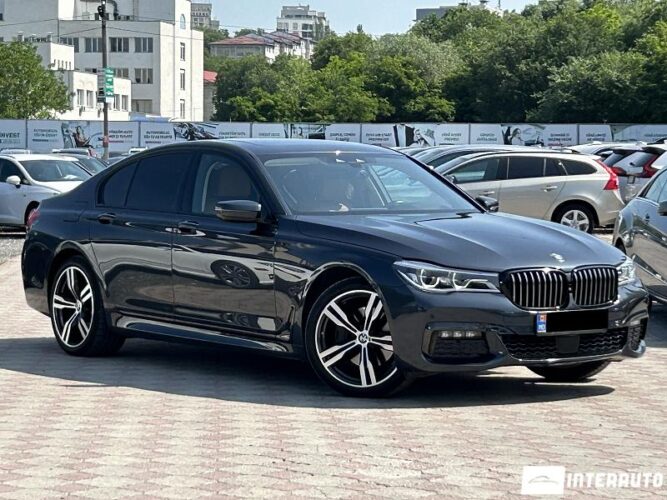 BMW 740e 38 interauto-car