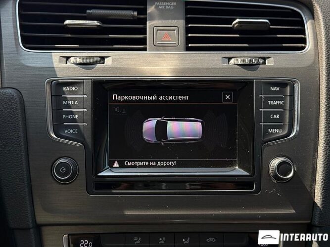 Volkswagen Golf 37 interauto-car