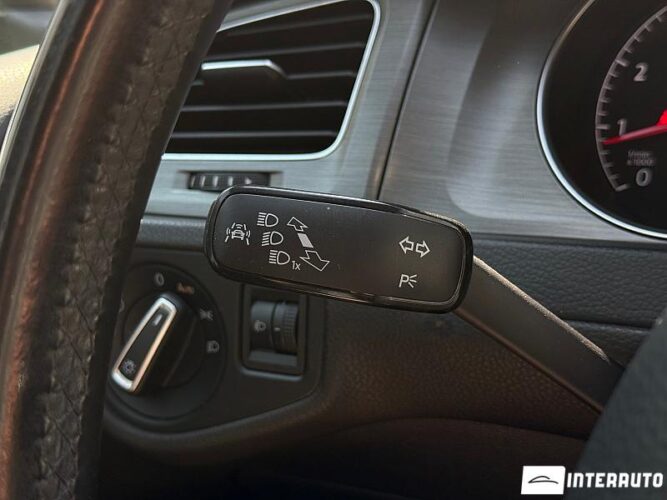 Volkswagen Golf 41 interauto-car