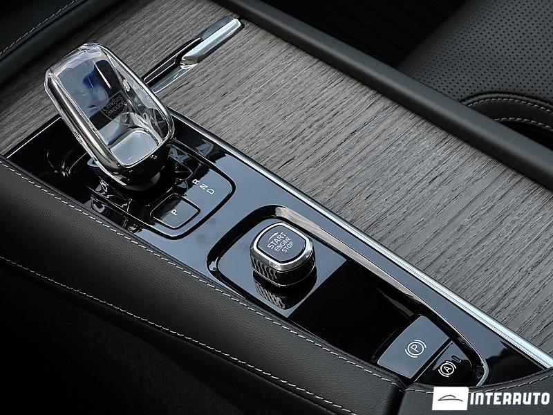 Volvo XC 90 23 automobil-interauto