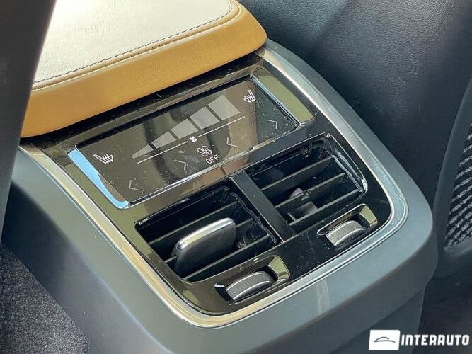 Volvo XC 90 46 interauto-car