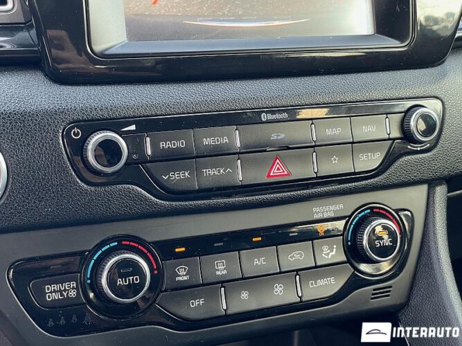 Kia Niro 45 interauto-car