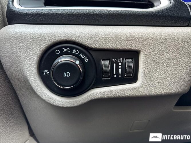 Chrysler Pacifica 49 interauto-car