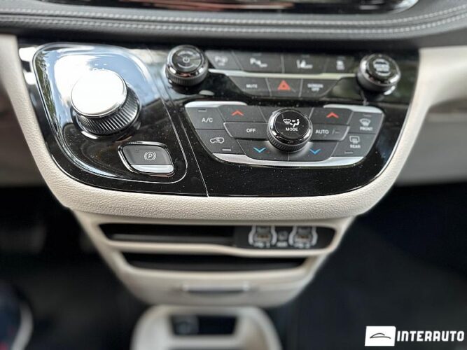 Chrysler Pacifica 54 interauto-car