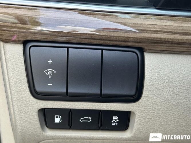 Kia K7 40 interauto-car