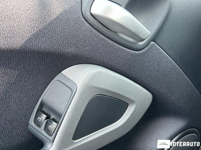 Smart Fortwo 32 interauto-car