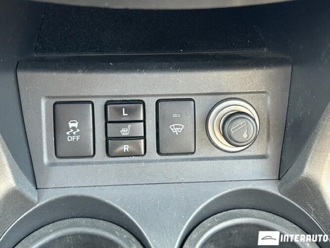 Toyota Rav-4 45 interauto-car