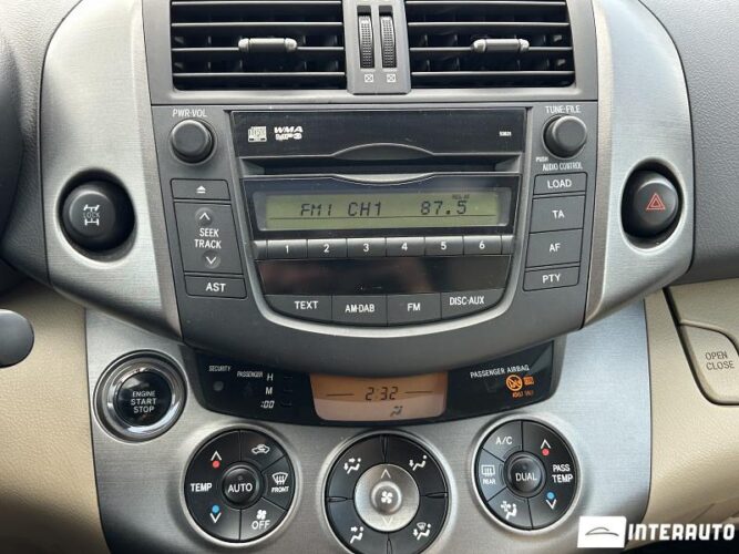 Toyota Rav-4 43 interauto-car