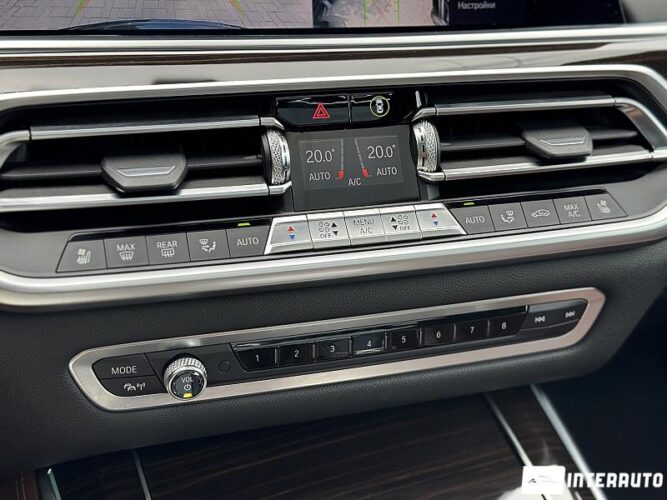 BMW X5 4.0i 49 interauto-car