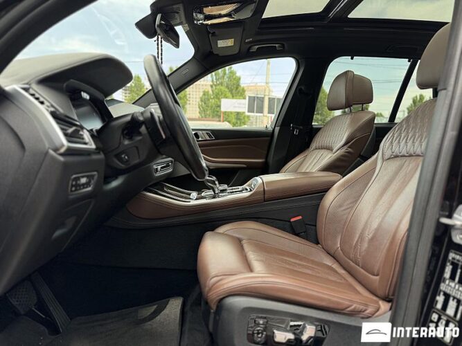 BMW X5 4.0i 42 interauto-car