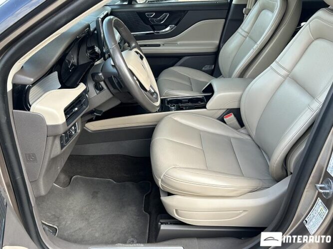 Lincoln Corsair 40 interauto-car