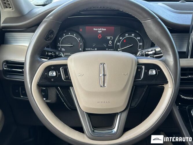 Lincoln Corsair 43 interauto-car