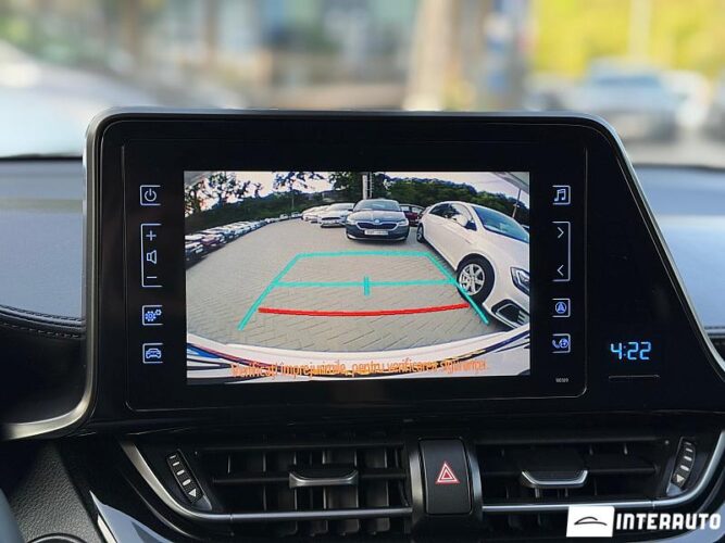 Toyota C-HR 43 interauto-car