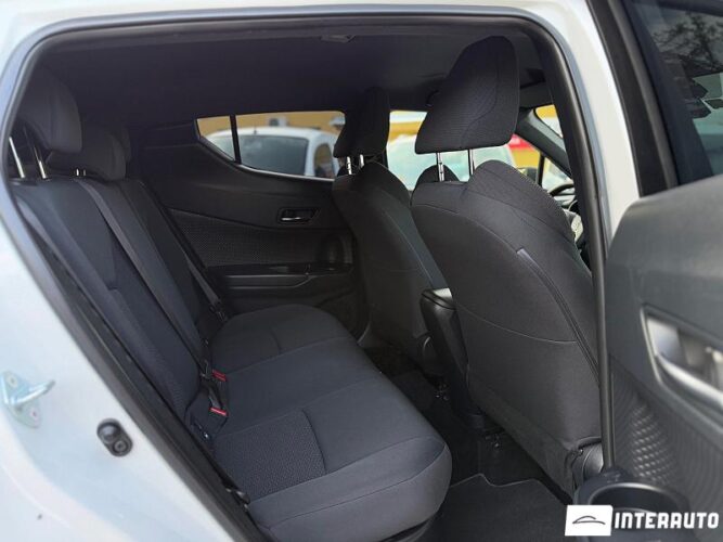 Toyota C-HR 46 interauto-car