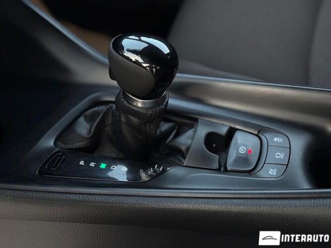 Toyota C-HR 44 interauto-car