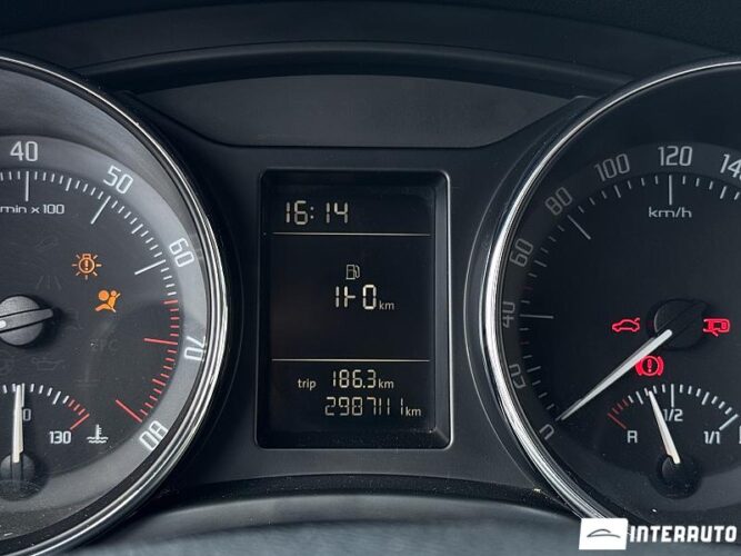 Skoda Superb 37 interauto-car