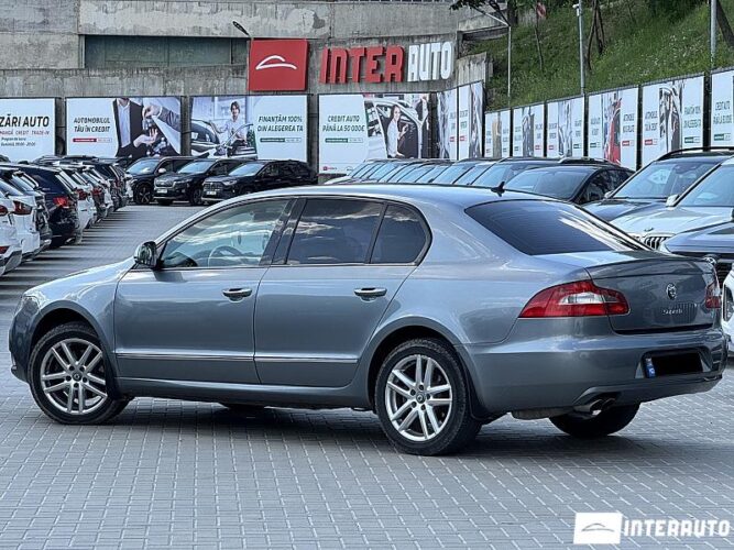 Skoda Superb 33 interauto-car