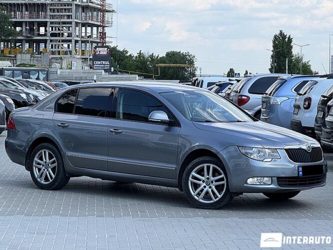 Skoda Superb 30 interauto-car