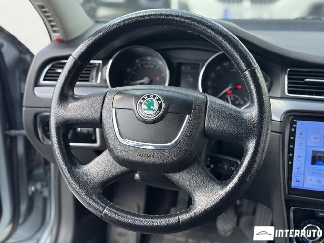 Skoda Superb 36 interauto-car