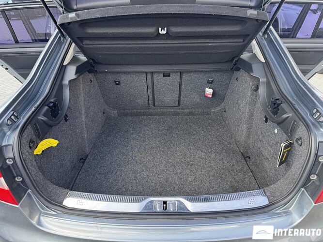 Skoda Superb 48 interauto-car