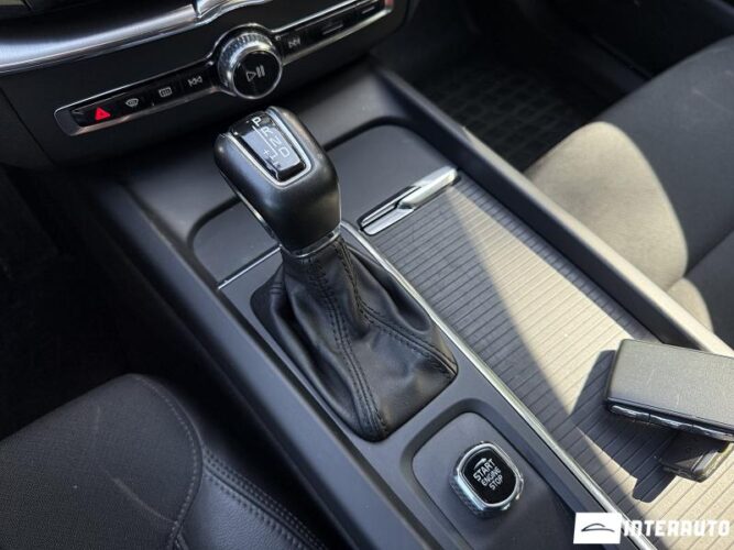 Volvo XC 60 42 interauto-car