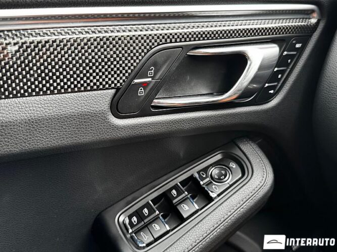 Porsche Macan S 51 interauto-car
