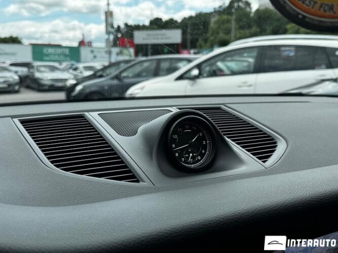 Porsche Macan S 45 interauto-car