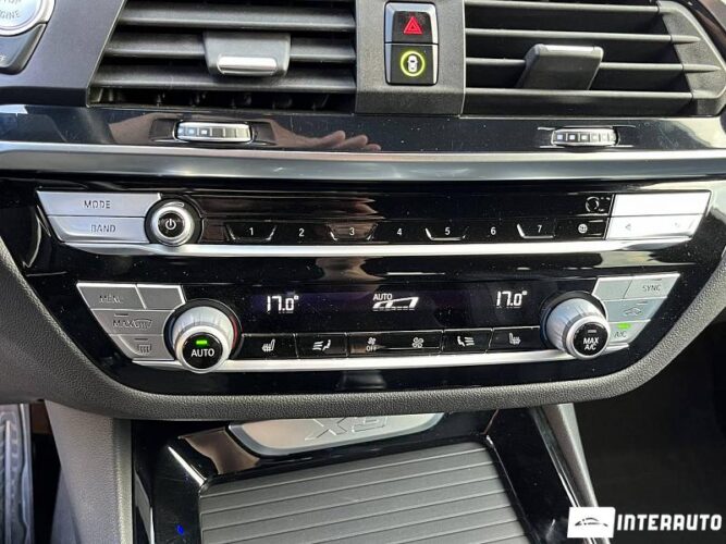 BMW X3 3.0i 45 interauto-car